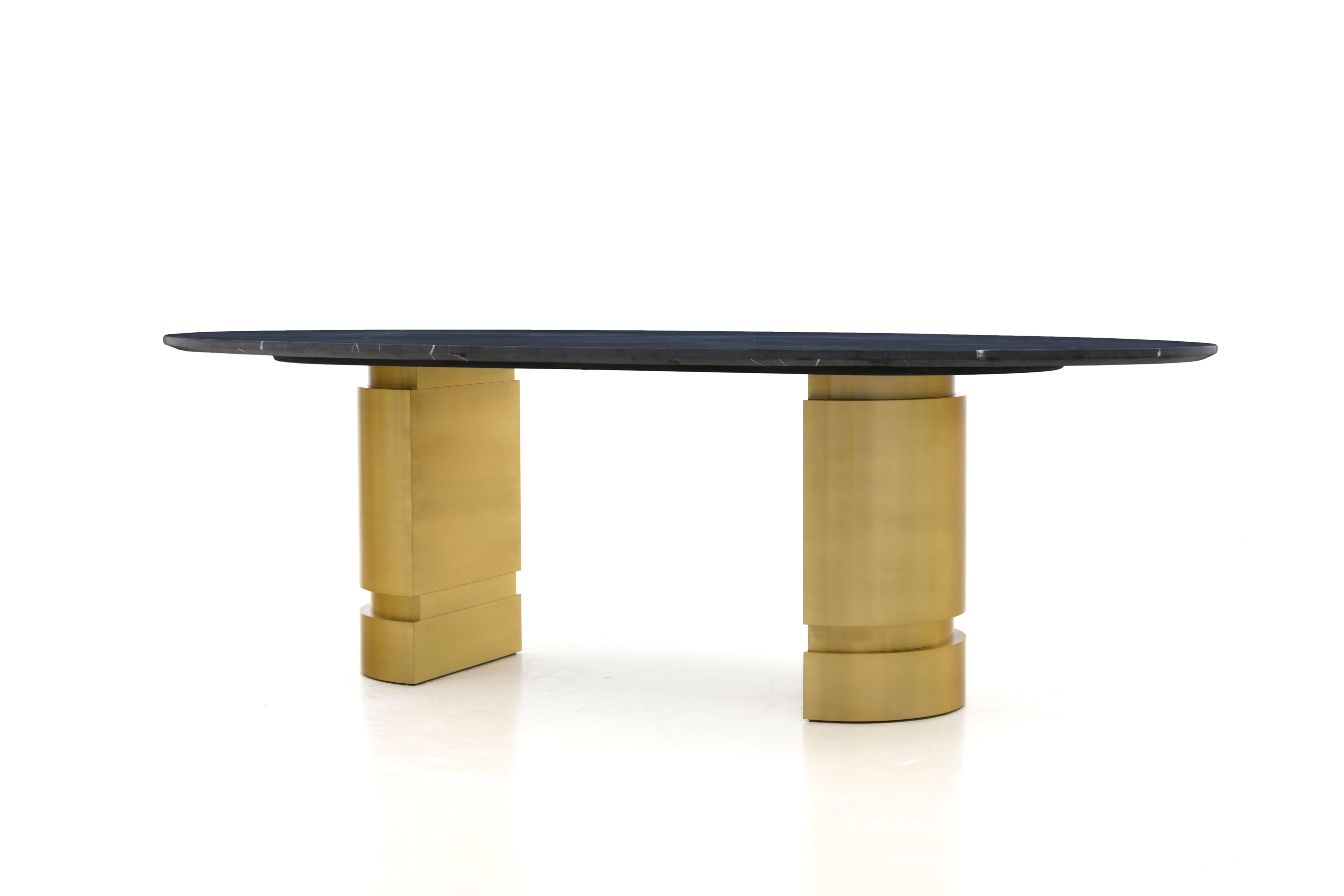 Gustav Dining Table