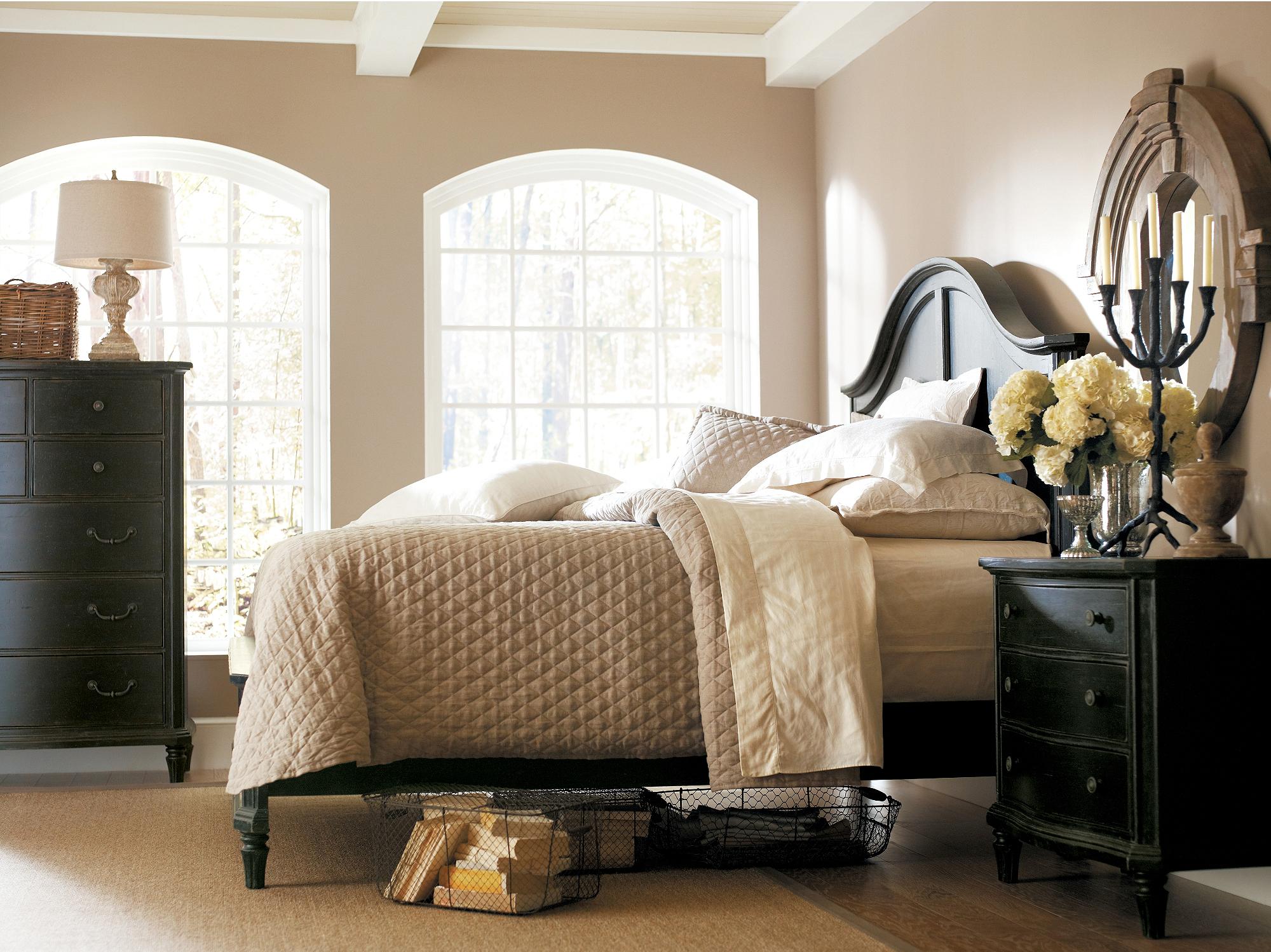 Stanley Furniture European Cottage Nine Drawer Dresser Chest with