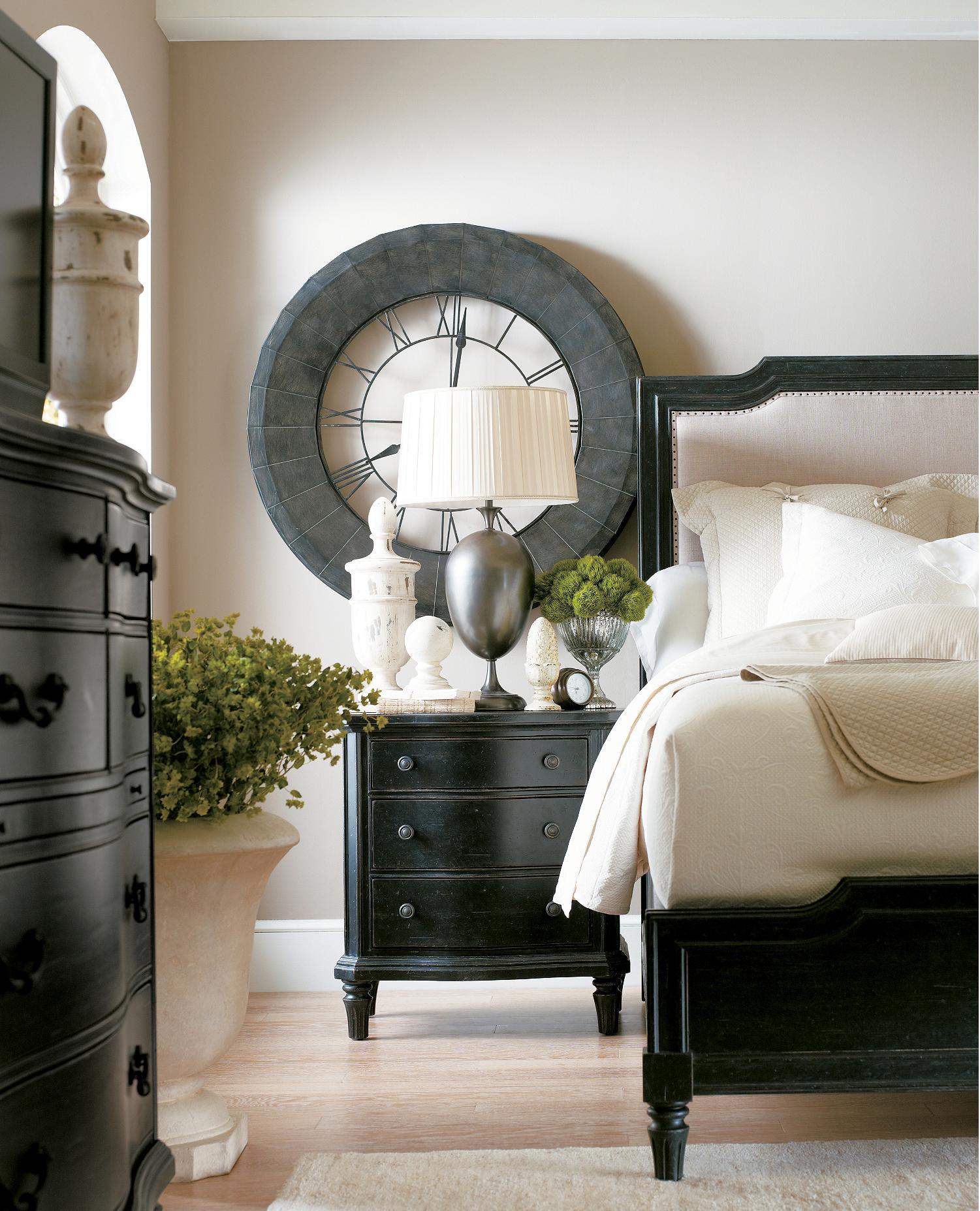 Stanley Furniture European Cottage Nine Drawer Dresser Chest with