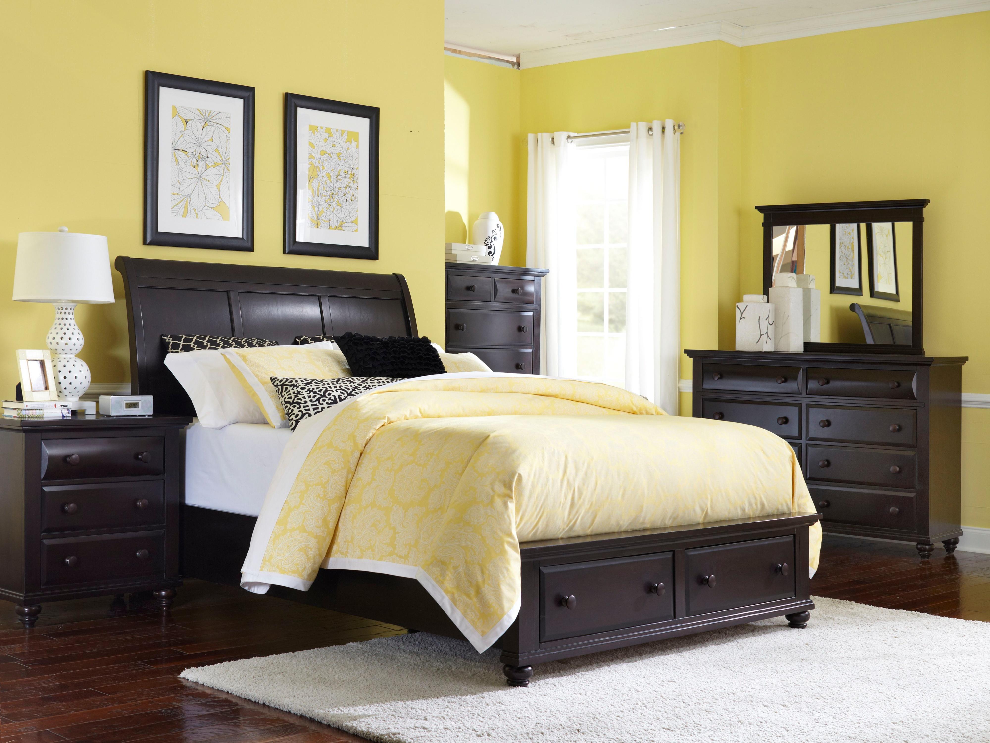 Broyhill Furniture Farnsworth Queen Sleigh Bed with Storage Hudson's