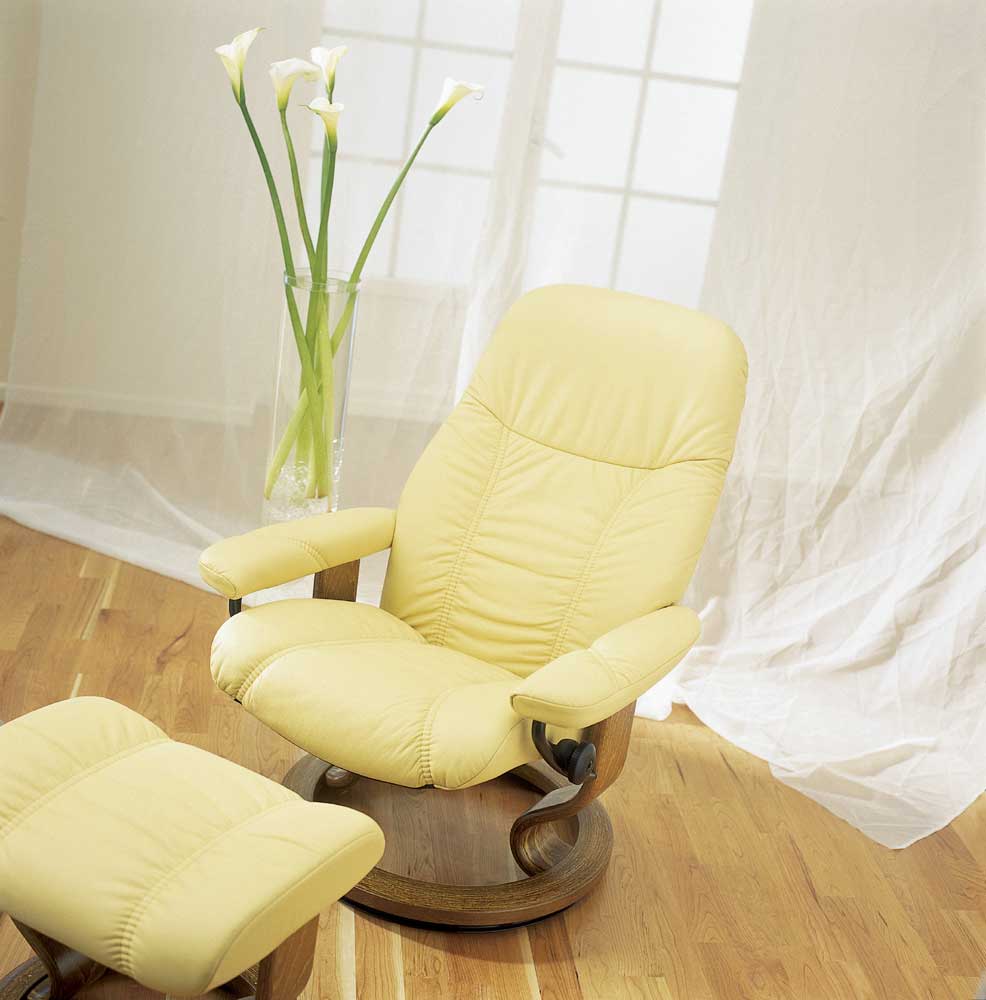 Stressless Consul 1145015 Small Reclining Chair & Ottoman with Classic