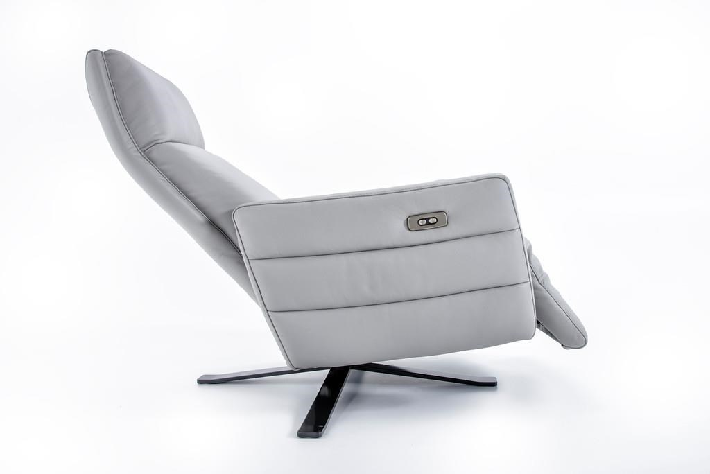 Natuzzi Editions B958 B958E44 Power High Leg Recliner with Metal Base Baer's Furniture High