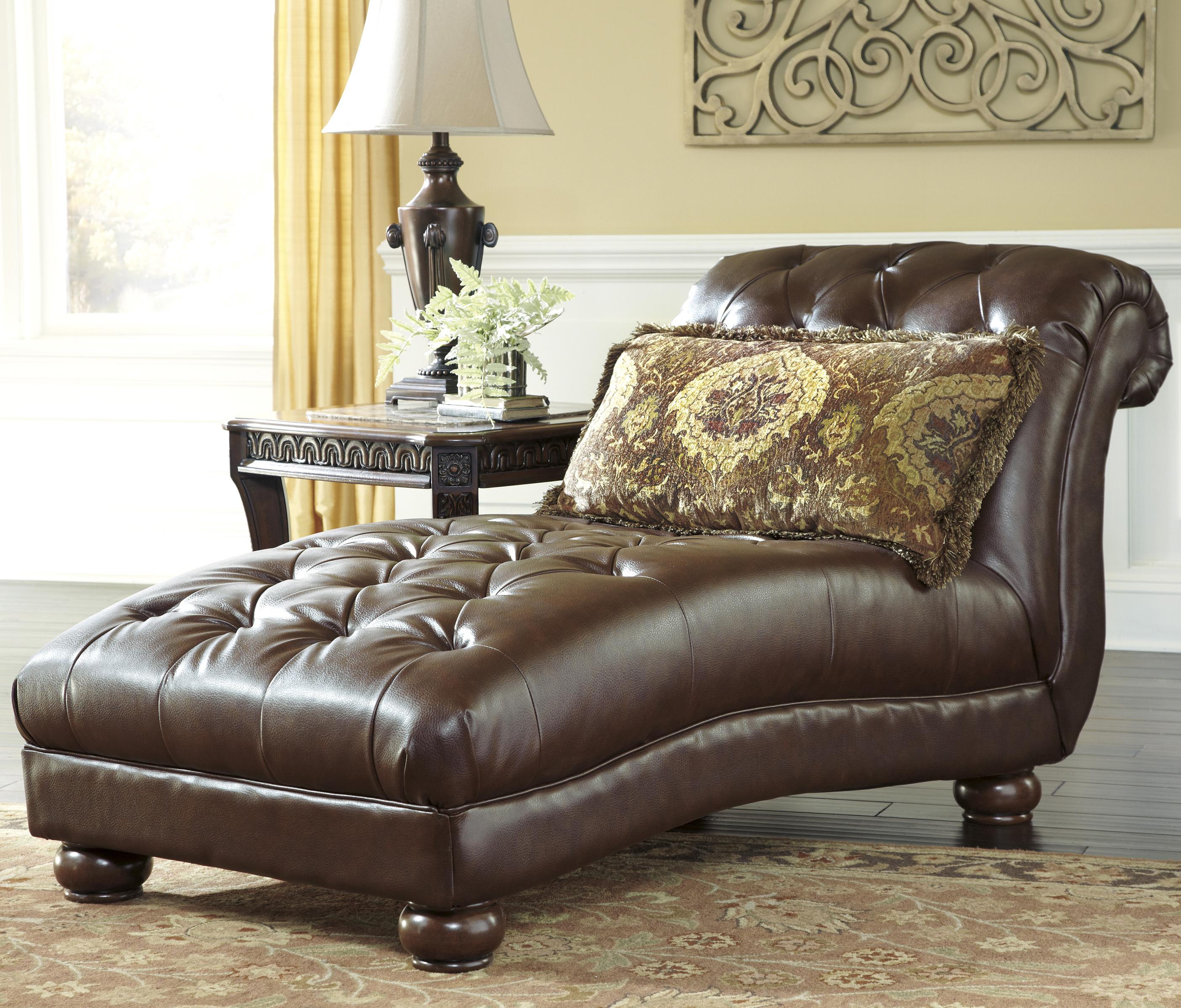 Signature Design by Ashley Beamerton Heights Traditional Tufted Signature Design by Ashley Beamerton Heights Traditional Tufted