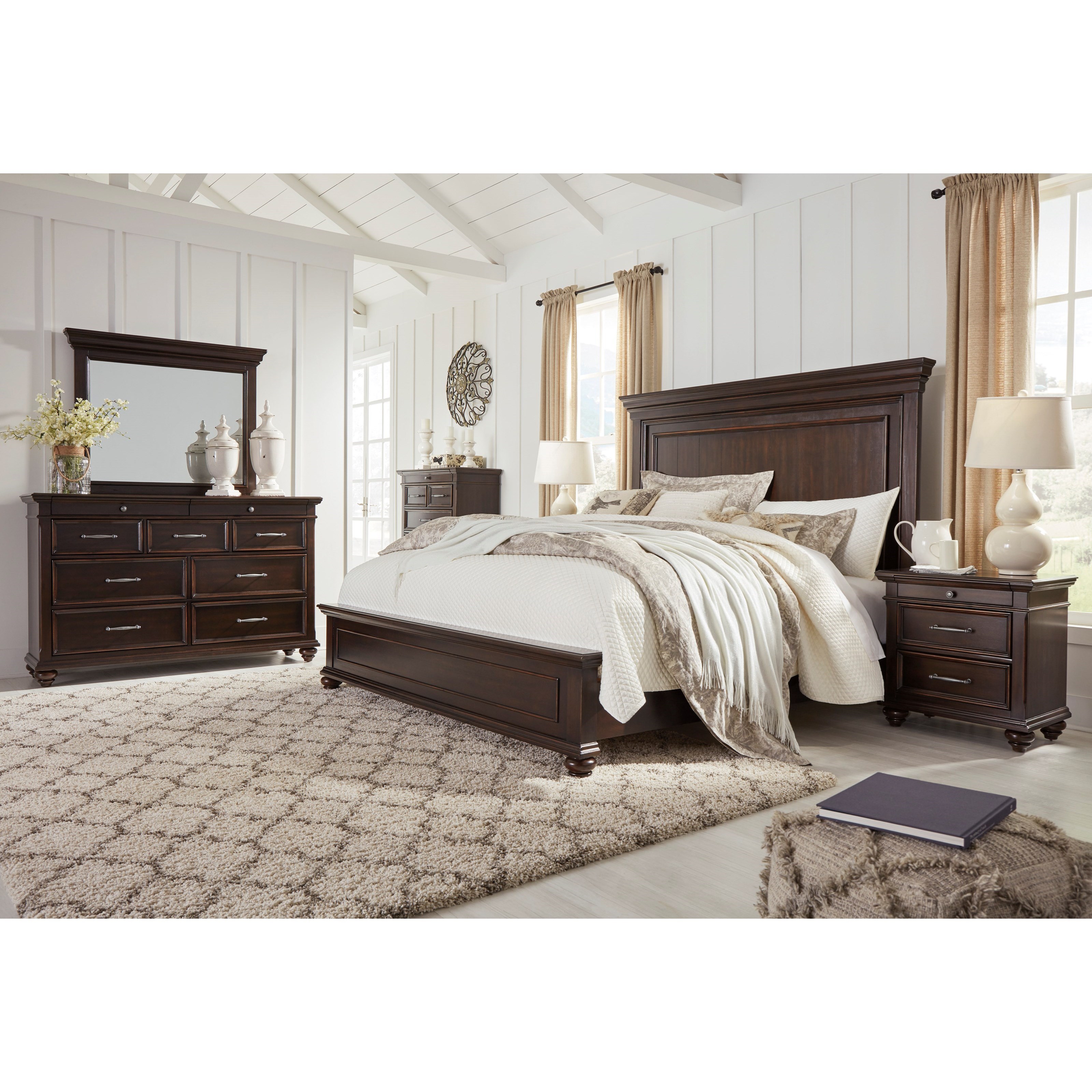 Signature Design by Ashley Brynhurst Queen Bedroom Group ...