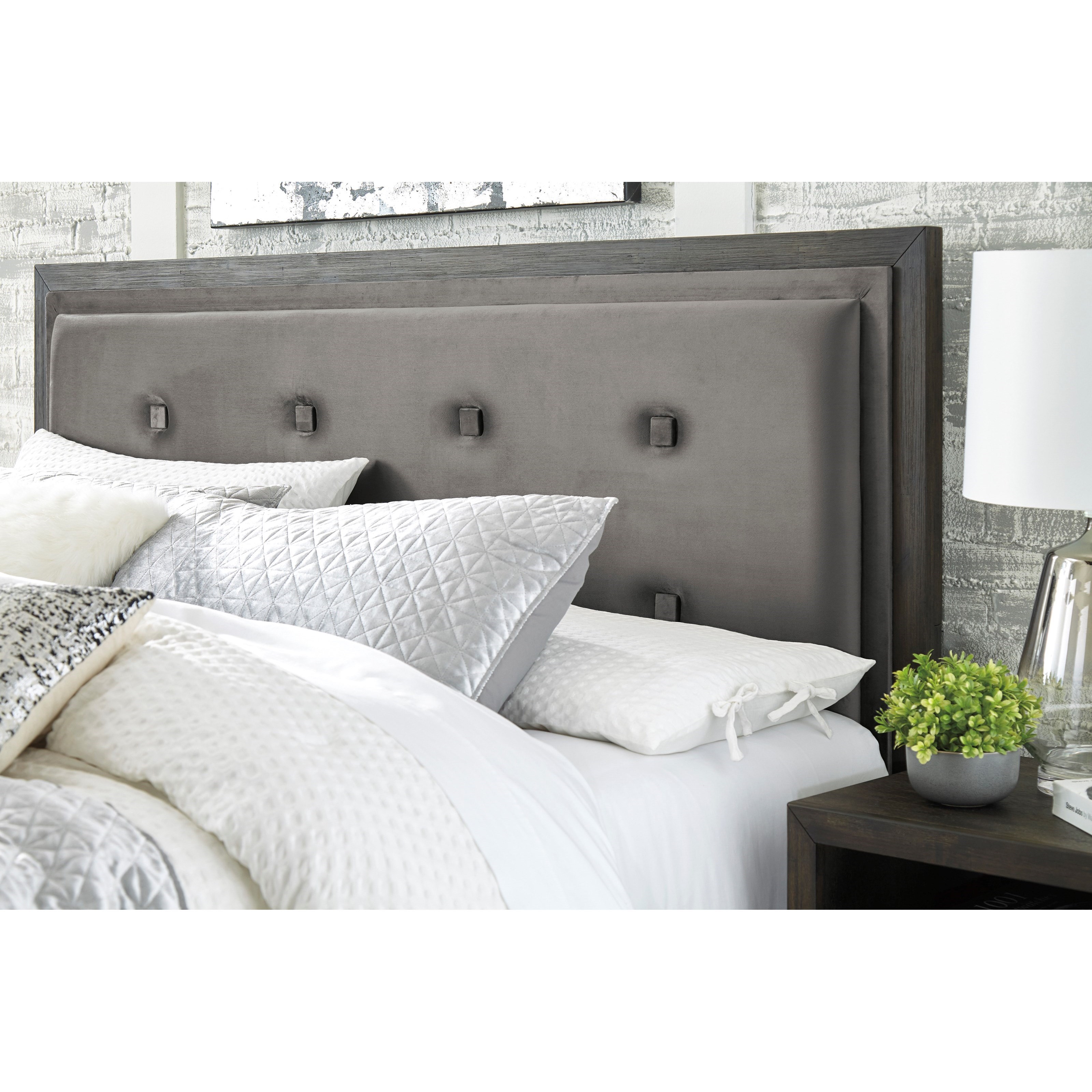 Signature Design by Ashley Hyndell Queen Upholstered ...