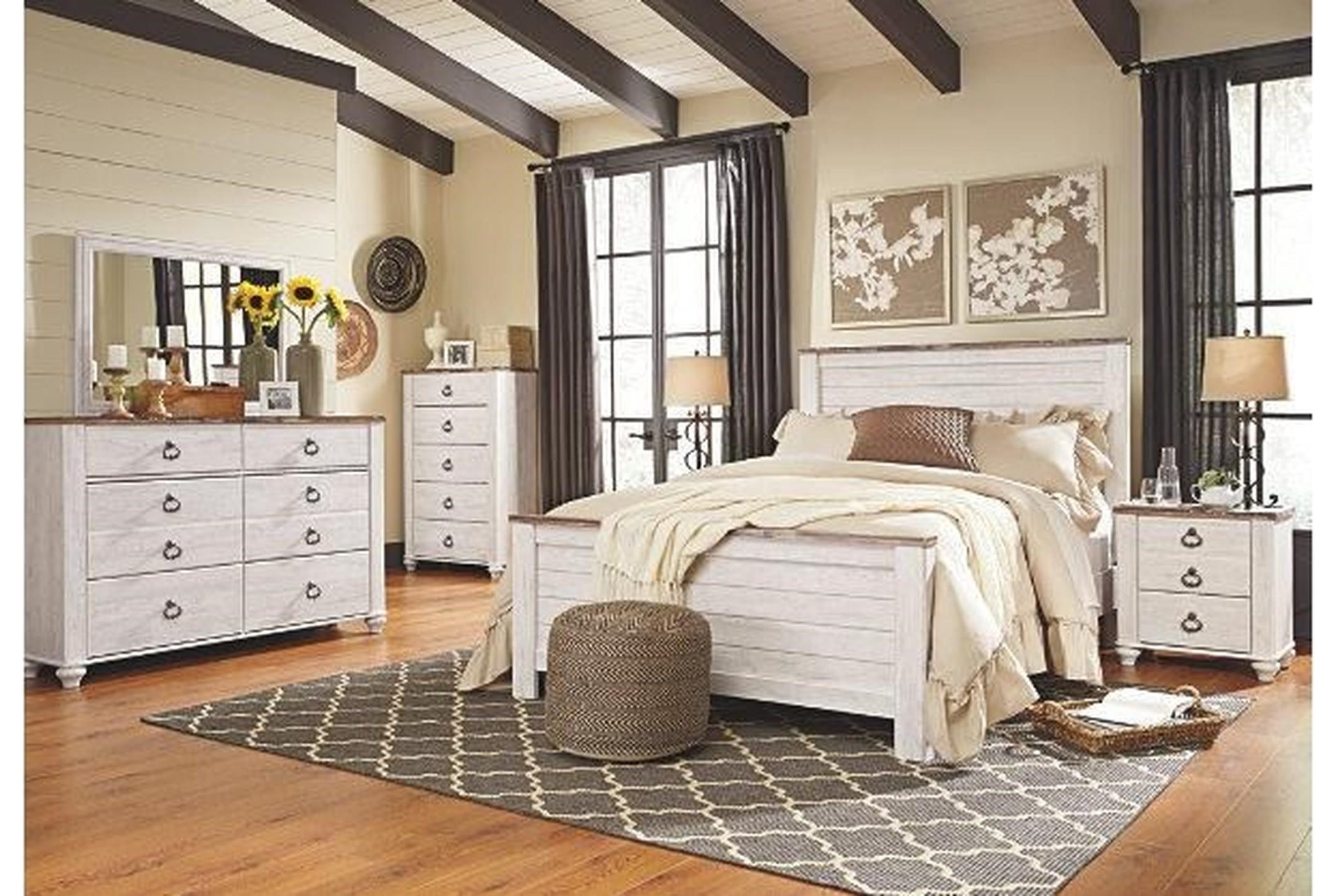 Signature Design by Ashley Willowton 8PC KING BEDROOM WITH ...