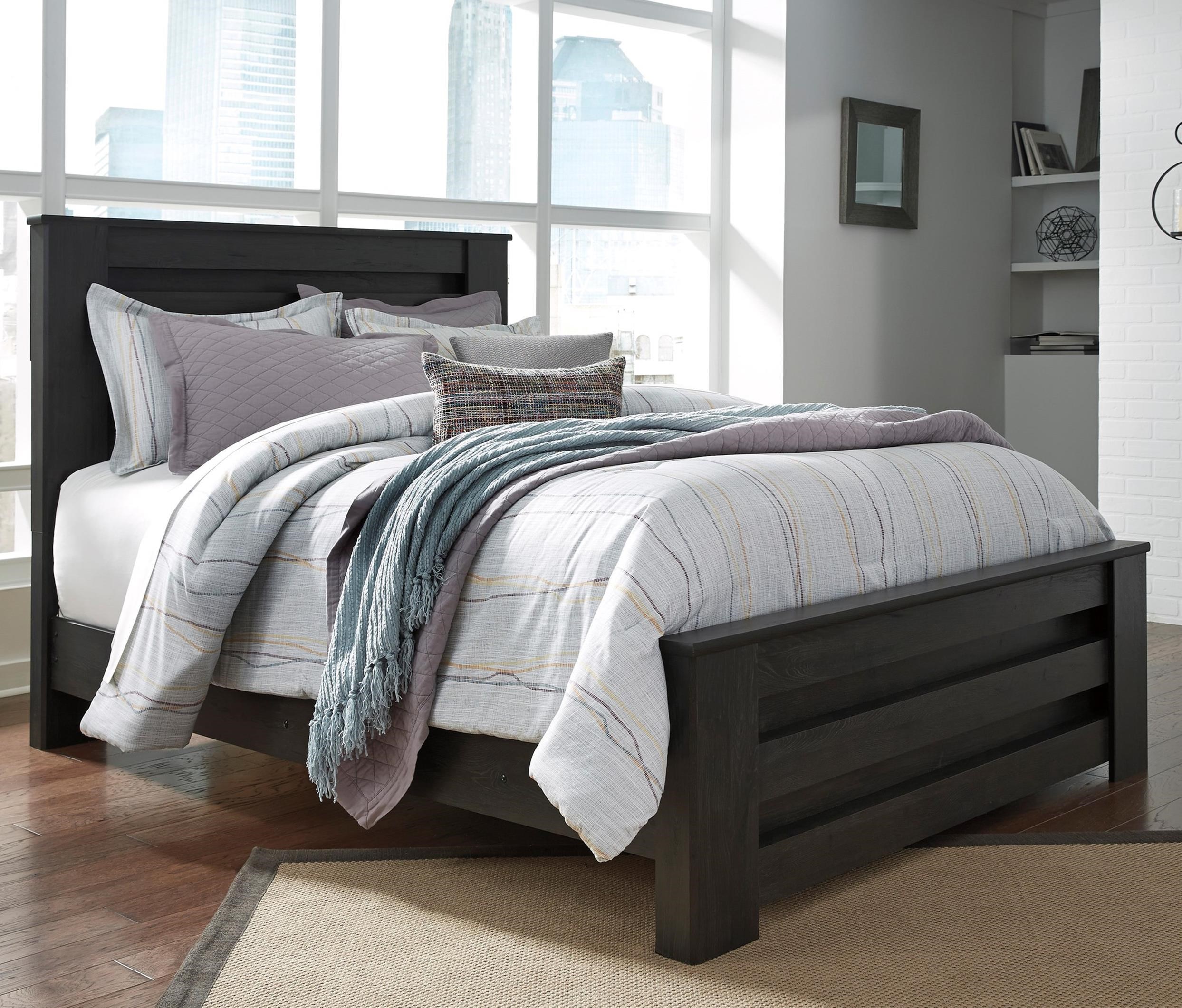 Ashley (Signature Design) Brinxton Queen Poster Bed in ...