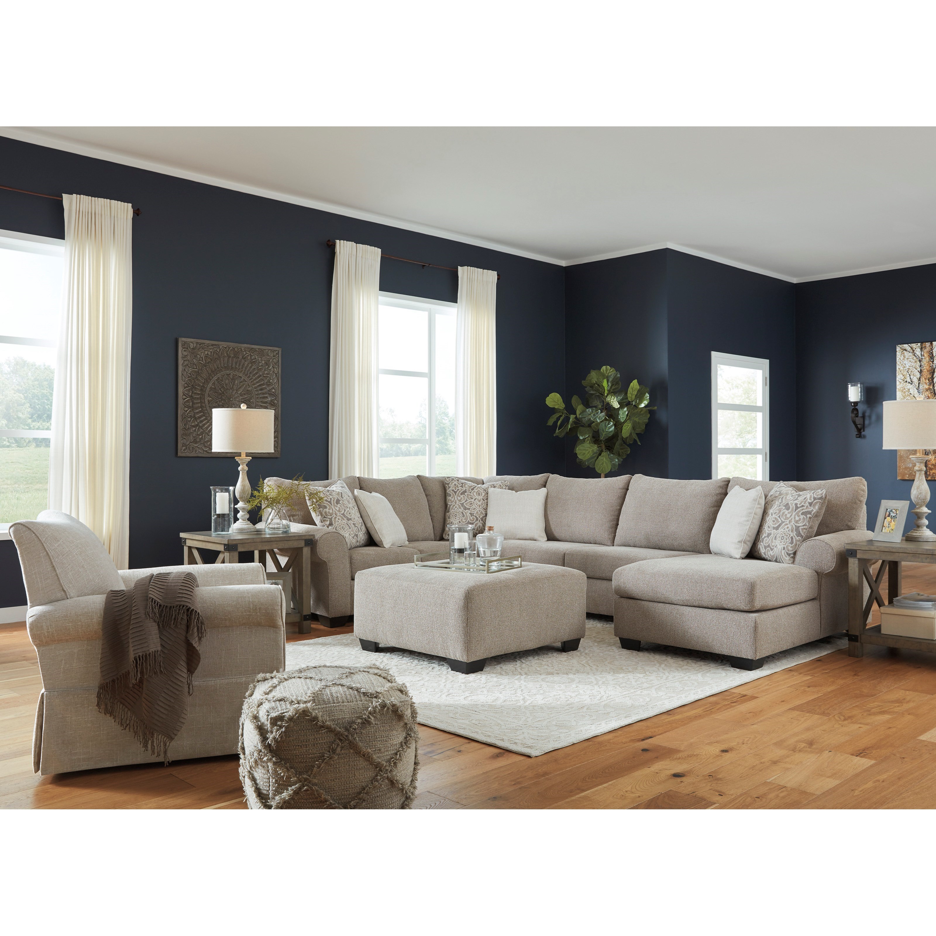 Benchcraft by Ashley Baranello Transitional 3-Piece Sectional with