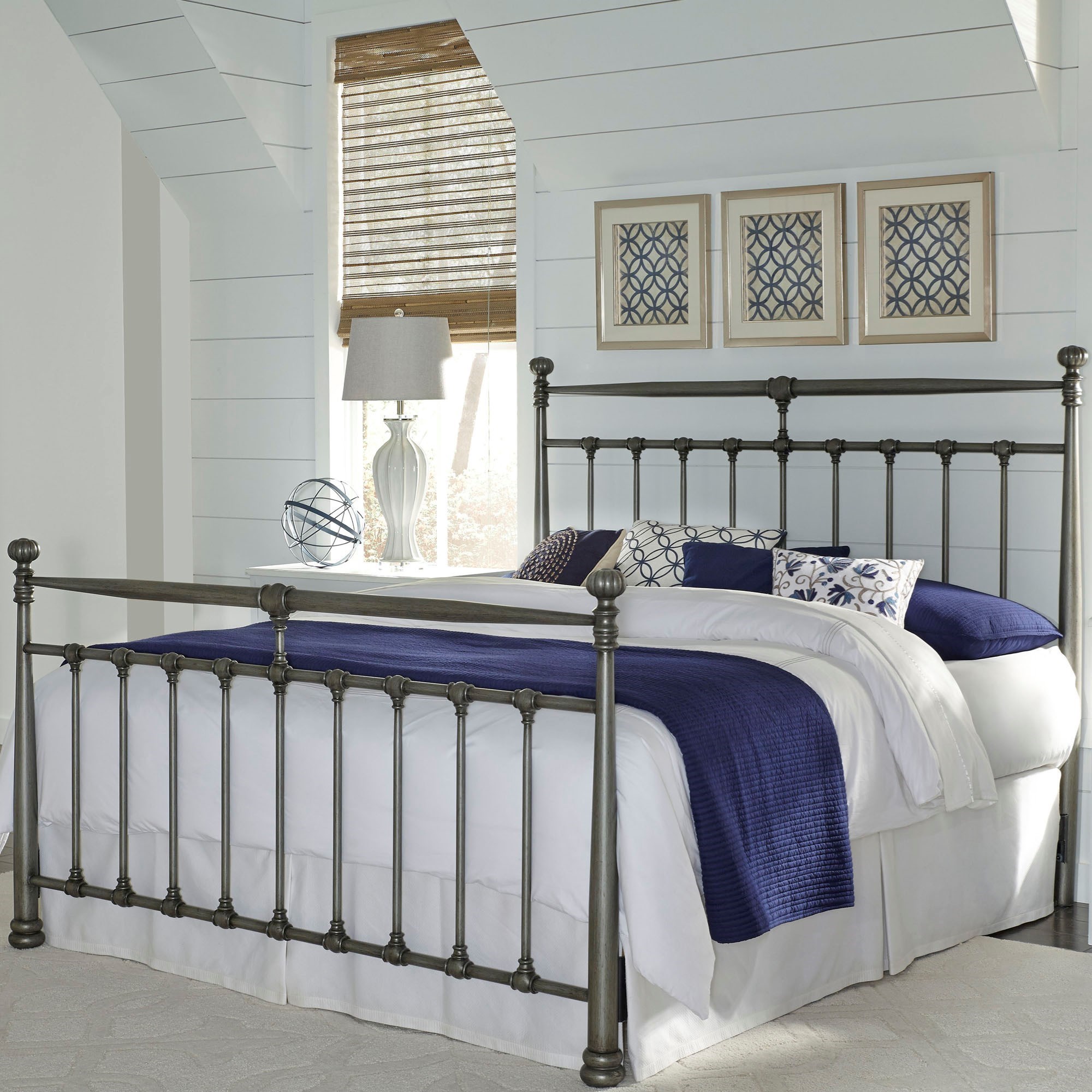maddeejo: King Size Metal Headboard And Footboard