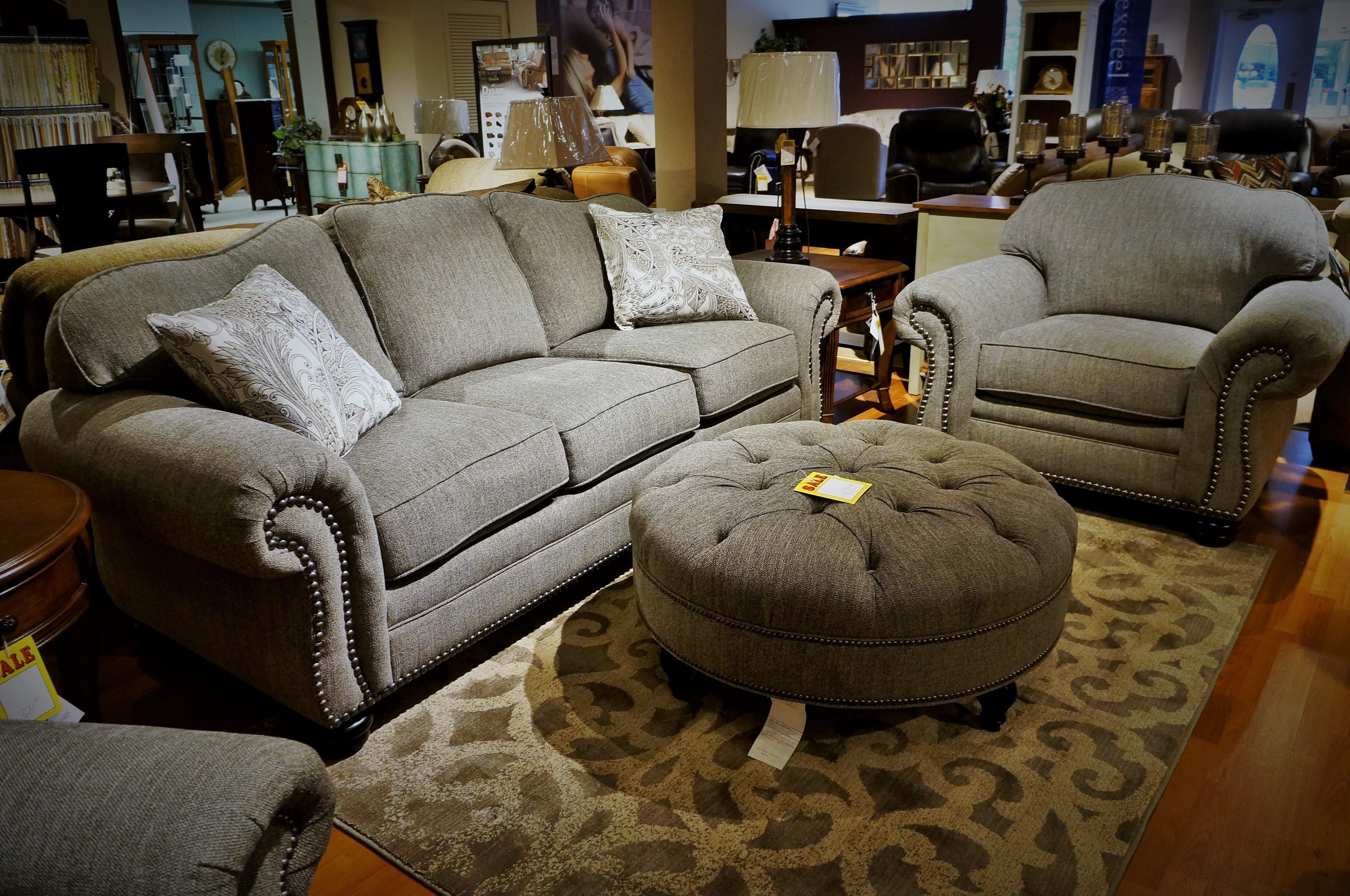 Flexsteel Bexley Traditional Sofa with Nail Head Trim Mueller