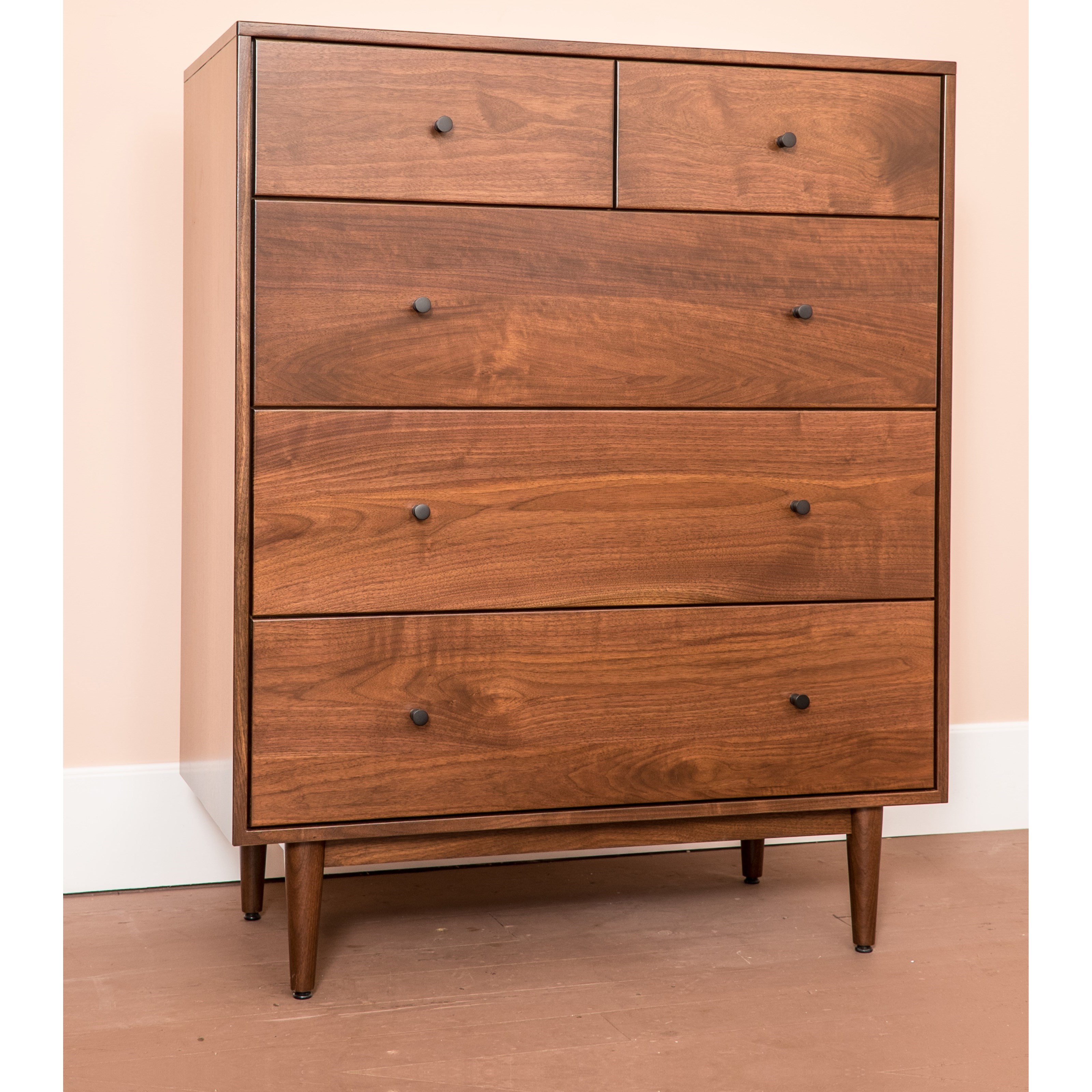 Glenmont Furniture Sullivan Road Customizable Chest with 5 Drawers