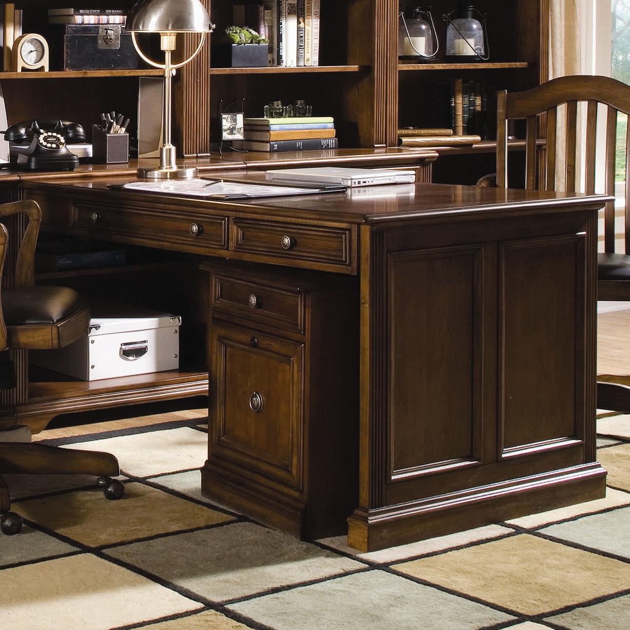 Hooker Furniture Brookhaven 281 10 411 Three Drawer Peninsula Desk 