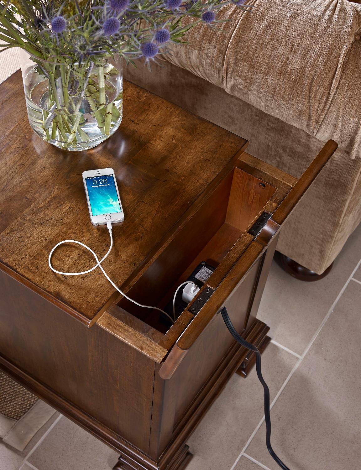 Kincaid Furniture Portolone Portolone Solid Wood Chairside Table with