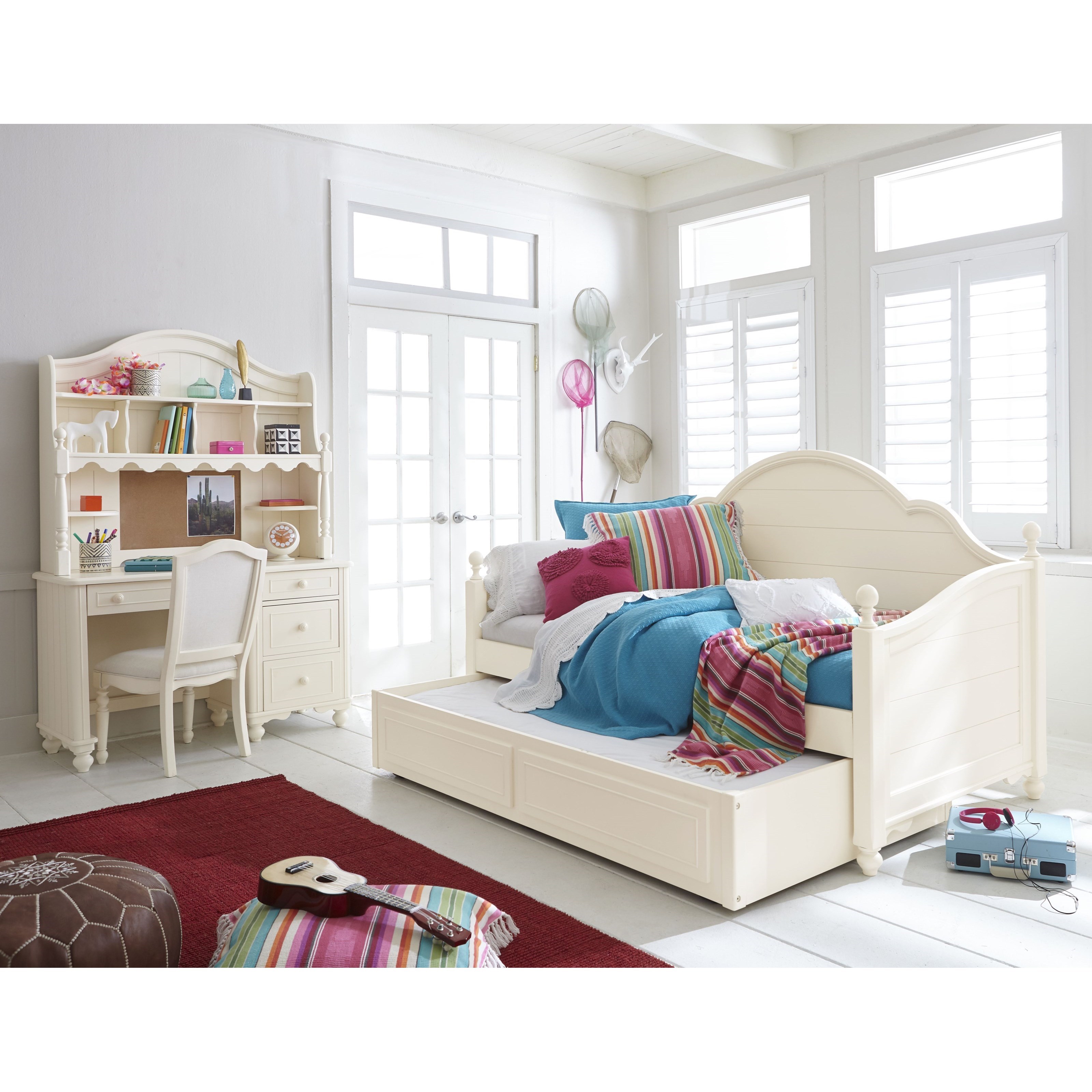 Legacy Classic Kids Summerset Panel Daybed with Trundle Dunk & Bright Furniture Daybeds