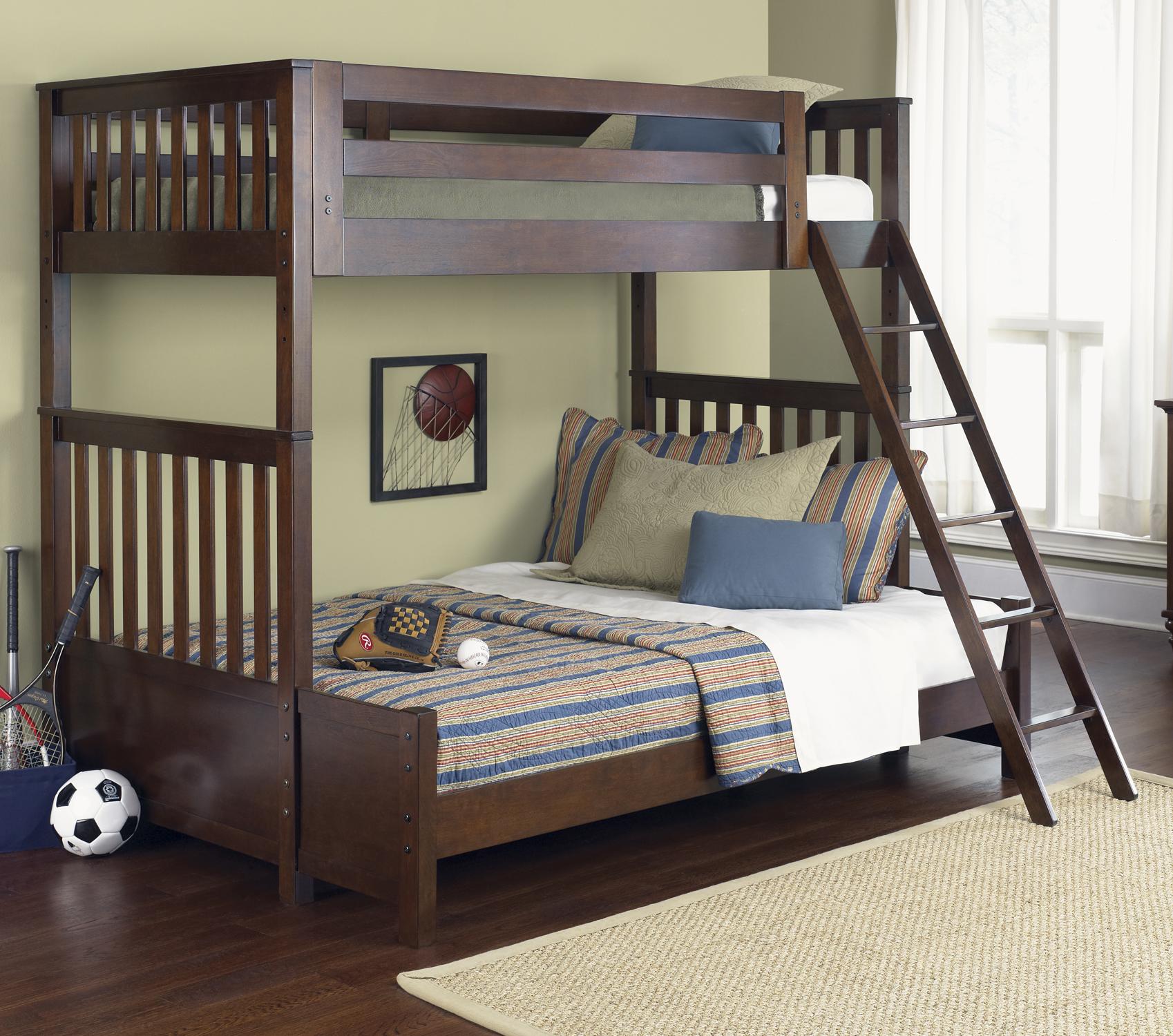 двухъярусная кровать с большой кроватью внизу для родителей