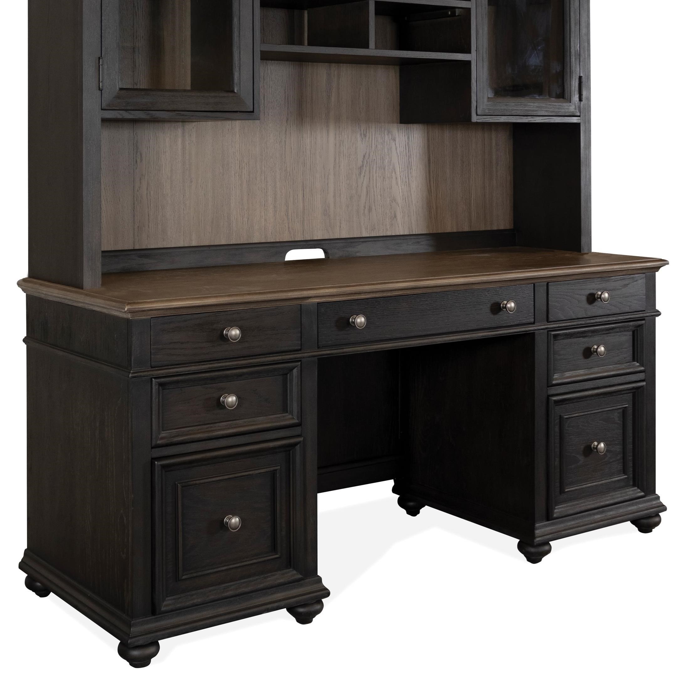 Riverside Furniture Regency 64333 Traditional TwoTone Kneehole