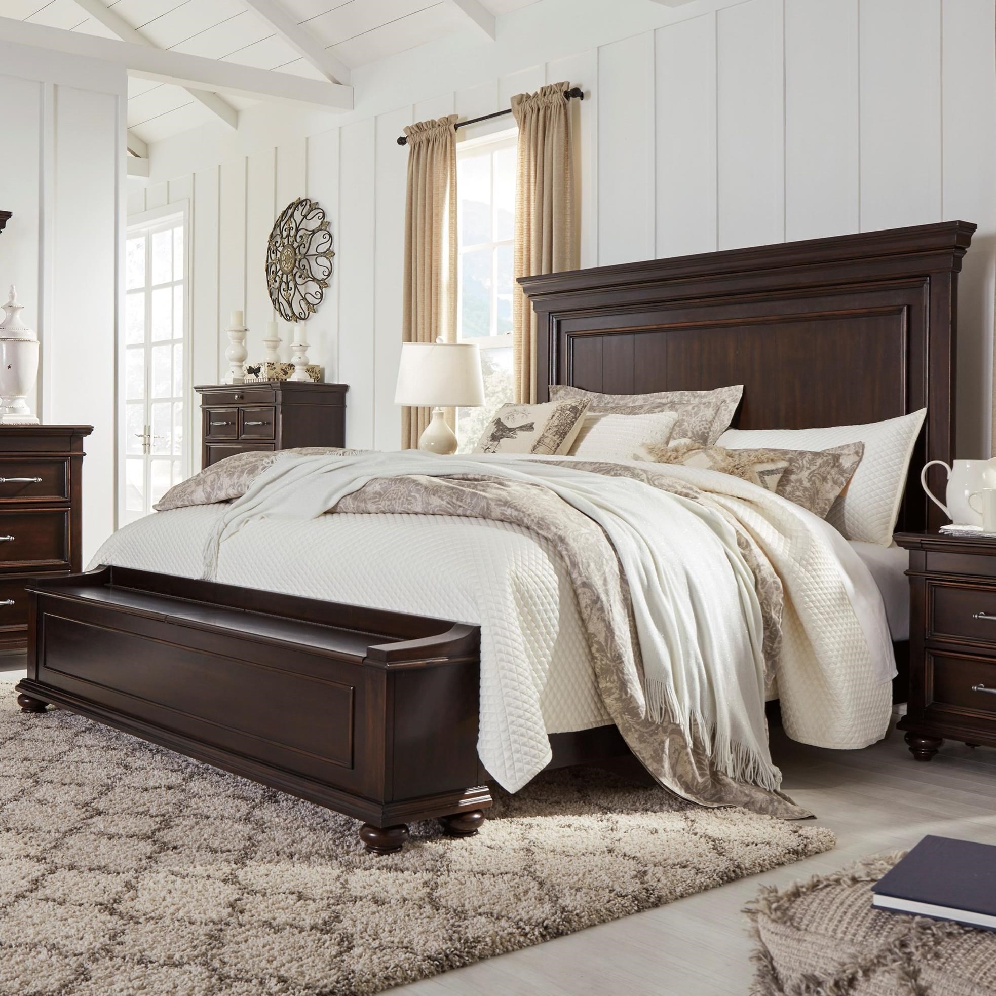 Signature Design by Ashley Brynhurst Traditional Queen Panel Bed with