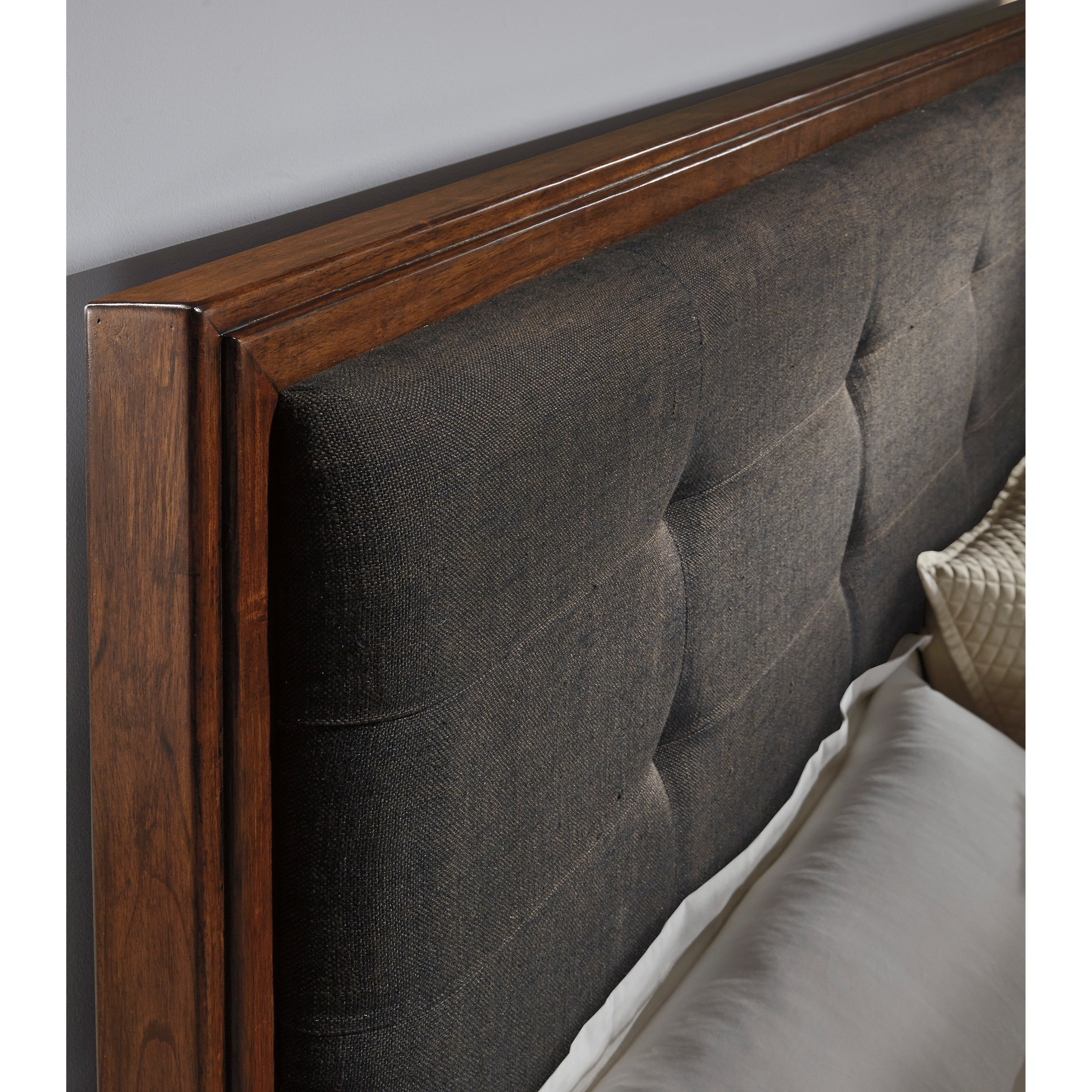Signature Design by Ashley Ralene King Upholstered Bed with Bench